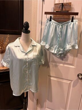 SapJon Women’s Two-Piece Satin Pajama Set Super Soft Cute Button Detail